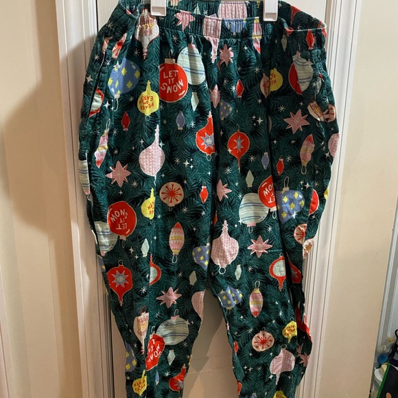 Old Navy Other - Festive Adults Pajamas - Green Holiday Print